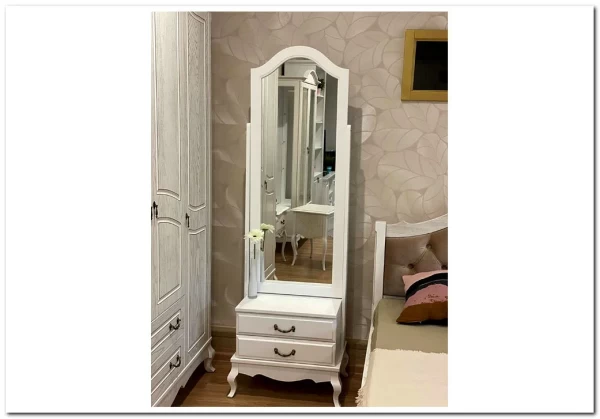 Зеркало напольное Авиньон из массива бука  заказать по цене 40 824 руб. в Омске